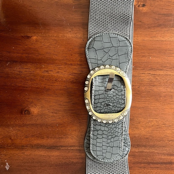 Y2K Gray Belt with Gold Buckle - Picture 2 of 6